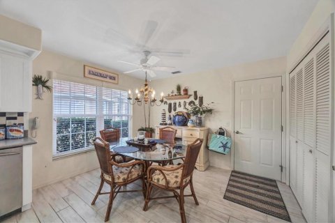 House in Englewood, Florida 2 bedrooms, 175.21 sq.m. № 1665825 - photo 17