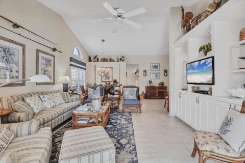 House in Englewood, Florida 2 bedrooms, 175.21 sq.m. № 1665825 - photo 11