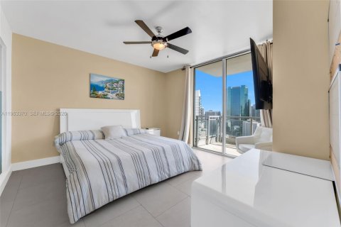 Condo in Miami, Florida, 2 bedrooms  № 2025188 - photo 12
