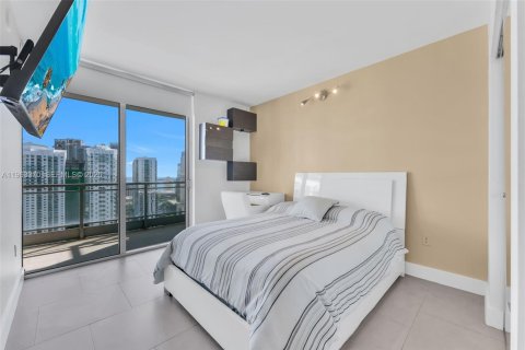Condo in Miami, Florida, 2 bedrooms  № 2025188 - photo 10