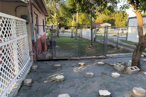 Casa en venta en Miami, Florida, 3 dormitorios, 126.25 m2 № 1992197 - foto 13