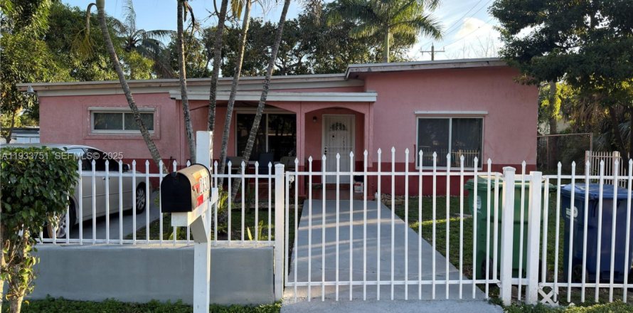 Casa en Miami, Florida 3 dormitorios, 126.25 m2 № 1992197