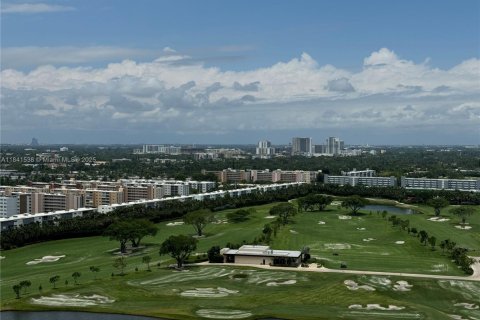 Снять в аренду кондоминиум в Халландейл-Бич, Флорида 2 спальни, 125.79м2, № 1939583 - фото 2