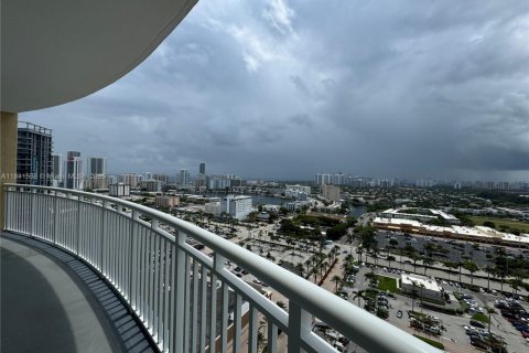Снять в аренду кондоминиум в Халландейл-Бич, Флорида 2 спальни, 125.79м2, № 1939583 - фото 7