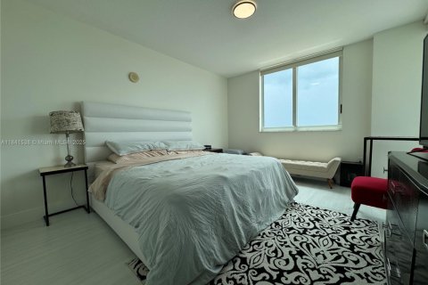 Снять в аренду кондоминиум в Халландейл-Бич, Флорида 2 спальни, 125.79м2, № 1939583 - фото 24