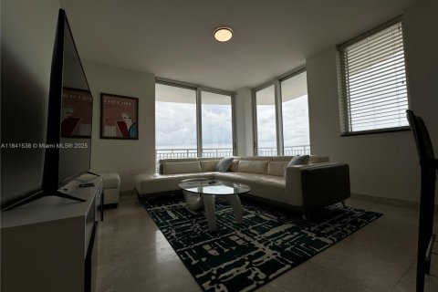 Снять в аренду кондоминиум в Халландейл-Бич, Флорида 2 спальни, 125.79м2, № 1939583 - фото 14