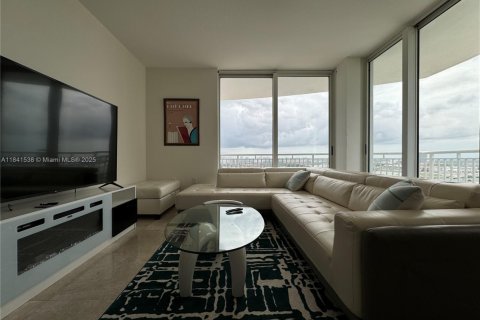 Снять в аренду кондоминиум в Халландейл-Бич, Флорида 2 спальни, 125.79м2, № 1939583 - фото 15