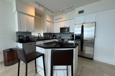 Снять в аренду кондоминиум в Халландейл-Бич, Флорида 2 спальни, 125.79м2, № 1939583 - фото 11