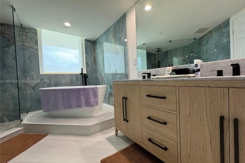 Снять в аренду кондоминиум в Халландейл-Бич, Флорида 2 спальни, 125.79м2, № 1939583 - фото 19