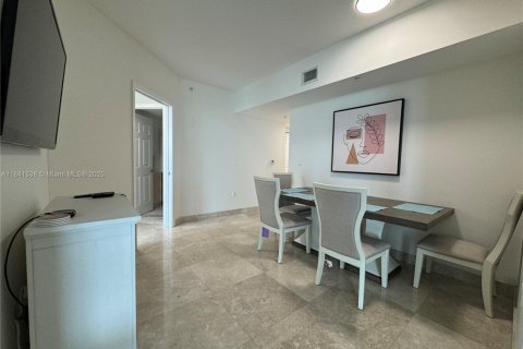 Снять в аренду кондоминиум в Халландейл-Бич, Флорида 2 спальни, 125.79м2, № 1939583 - фото 30