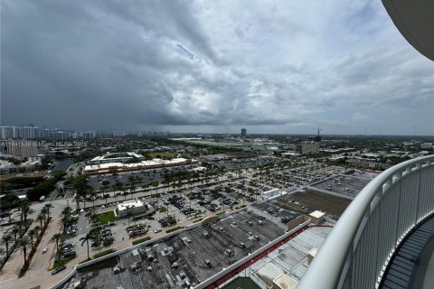 Снять в аренду кондоминиум в Халландейл-Бич, Флорида 2 спальни, 125.79м2, № 1939583 - фото 6