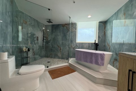 Снять в аренду кондоминиум в Халландейл-Бич, Флорида 2 спальни, 125.79м2, № 1939583 - фото 18