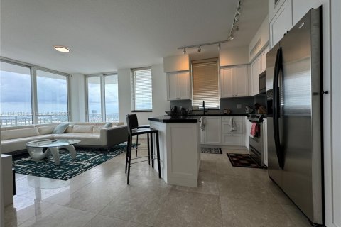 Снять в аренду кондоминиум в Халландейл-Бич, Флорида 2 спальни, 125.79м2, № 1939583 - фото 10