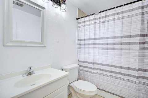 House in Avon Park, Florida 2 bedrooms, 69.68 sq.m. № 2199703 - photo 14