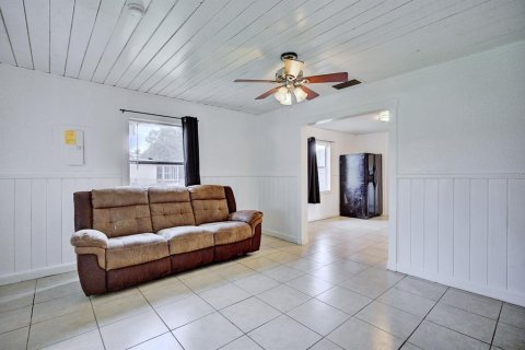 House in Avon Park, Florida 2 bedrooms, 69.68 sq.m. № 2199703 - photo 7