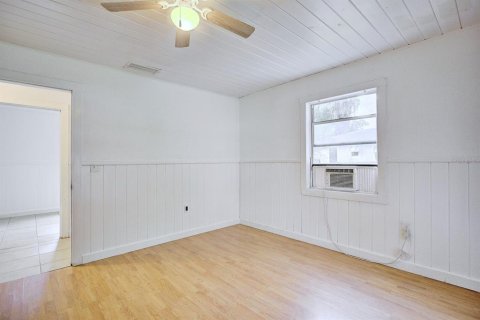 House in Avon Park, Florida 2 bedrooms, 69.68 sq.m. № 2199703 - photo 17