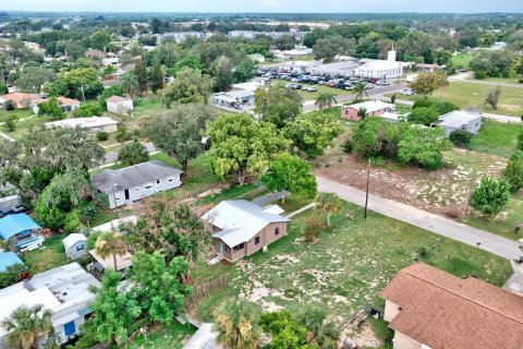 House in Avon Park, Florida 2 bedrooms, 69.68 sq.m. № 2199703 - photo 28