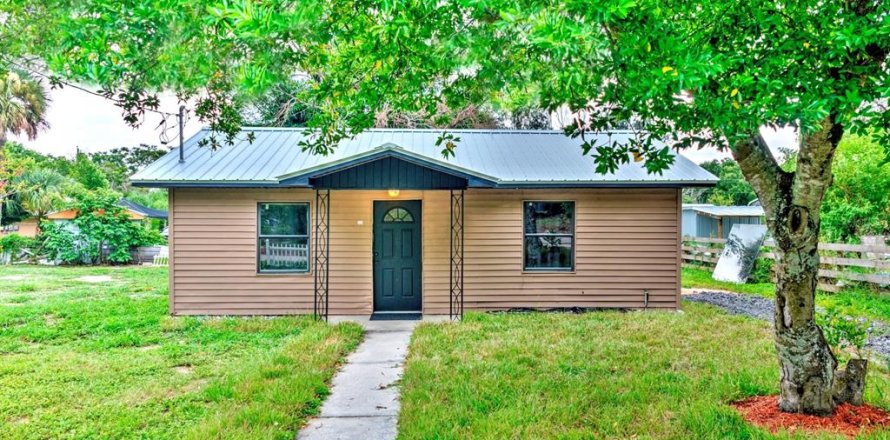 House in Avon Park, Florida 2 bedrooms, 69.68 sq.m. № 2199703