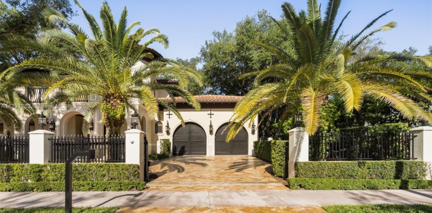 Villa ou maison à Coral Gables, Floride 5 chambres, 360.65 m2 № 1863483