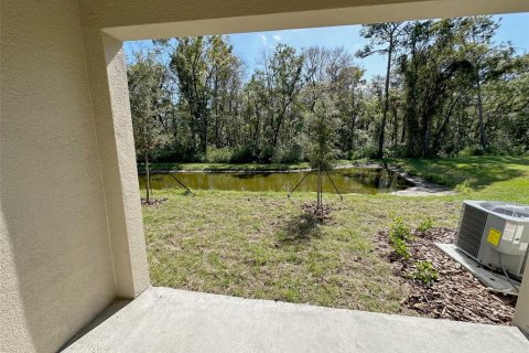 Touwnhouse à louer à Land O' Lakes, Floride: 3 chambres, 151.8 m2 № 2225758 - photo 11
