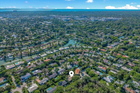 Villa ou maison à vendre à South Miami, Floride: 3 chambres, 248.51 m2 № 2068782 - photo 30