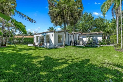 Villa ou maison à vendre à South Miami, Floride: 3 chambres, 248.51 m2 № 2068782 - photo 23