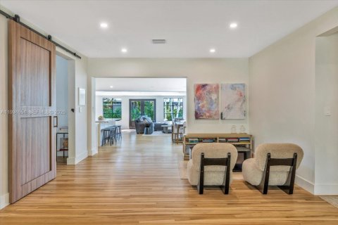 Villa ou maison à vendre à South Miami, Floride: 3 chambres, 248.51 m2 № 2068782 - photo 4