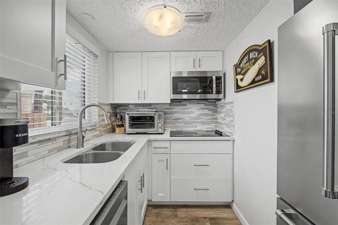 Copropriété à vendre à Indian Rocks Beach, Floride: 1 chambre, 42.27 m2 № 2339782 - photo 14