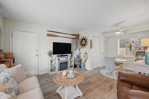 Copropriété à vendre à Indian Rocks Beach, Floride: 1 chambre, 42.27 m2 № 2339782 - photo 7