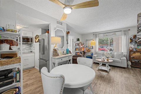 Copropriété à vendre à Indian Rocks Beach, Floride: 1 chambre, 42.27 m2 № 2339782 - photo 9