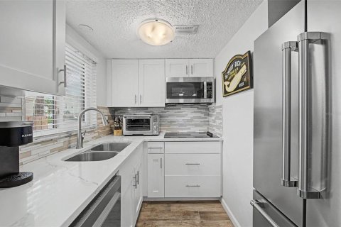 Copropriété à vendre à Indian Rocks Beach, Floride: 1 chambre, 42.27 m2 № 2339782 - photo 12