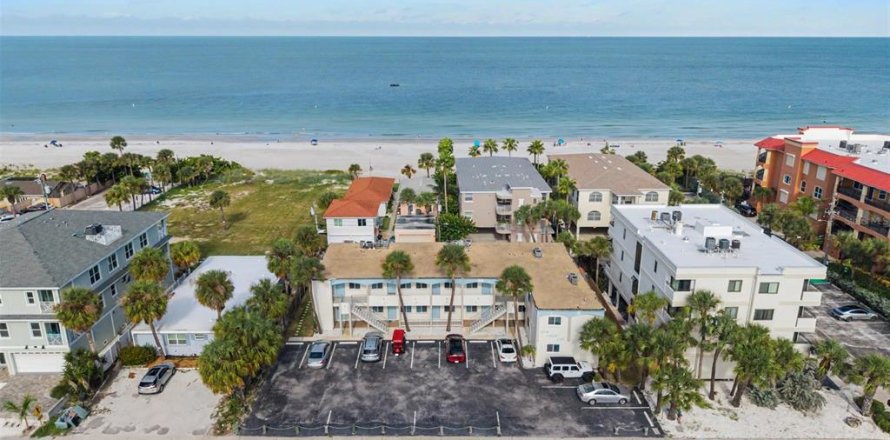 Condo à Indian Rocks Beach, Floride, 1 chambre  № 2339782