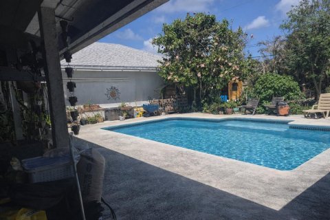 House in Port St. Lucie, Florida 4 bedrooms, 219.53 sq.m. № 2187431 - photo 5