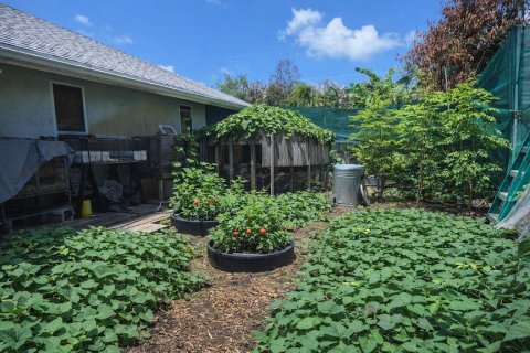 House in Port St. Lucie, Florida 4 bedrooms, 219.53 sq.m. № 2187431 - photo 30