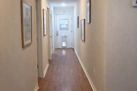 House in Port St. Lucie, Florida 4 bedrooms, 219.53 sq.m. № 2187431 - photo 12