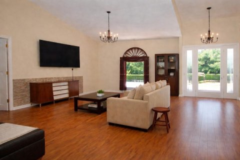 House in Port St. Lucie, Florida 4 bedrooms, 219.53 sq.m. № 2187431 - photo 8