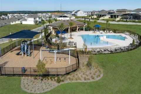 House in Clermont, Florida 5 bedrooms, 255.95 sq.m. № 1829944 - photo 4