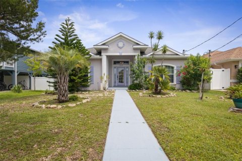 House in Flagler Beach, Florida 3 bedrooms, 201.6 sq.m. № 1847883 - photo 2