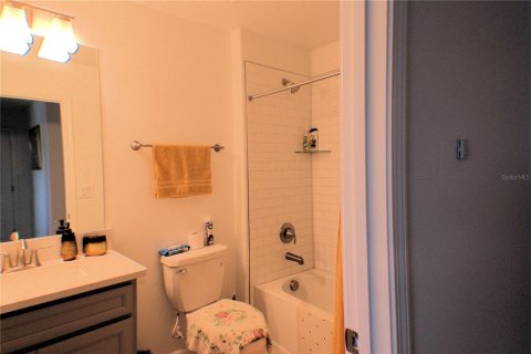 House in Land O' Lakes, Florida 2 bedrooms, 162.3 sq.m. № 1555364 - photo 16