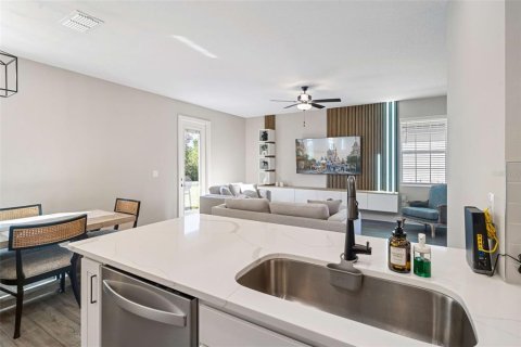 Villa ou maison à louer à Kissimmee, Floride: 4 chambres, 194.07 m2 № 2143681 - photo 9