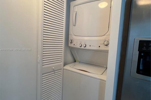 Снять в аренду кондоминиум в Майами, Флорида 2 спальни, 97.64м2, № 1995583 - фото 16