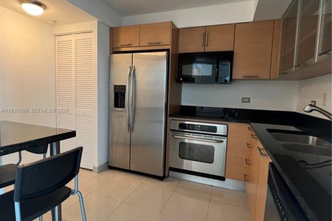 Снять в аренду кондоминиум в Майами, Флорида 2 спальни, 97.64м2, № 1995583 - фото 8