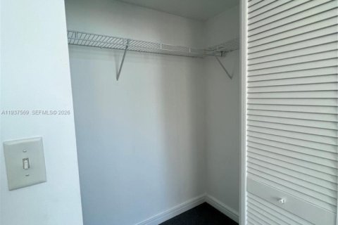 Снять в аренду кондоминиум в Майами, Флорида 2 спальни, 97.64м2, № 1995583 - фото 11