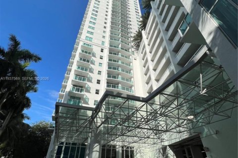 Кондоминиум с 2 спальнями в Майами, Флорида № 1995583