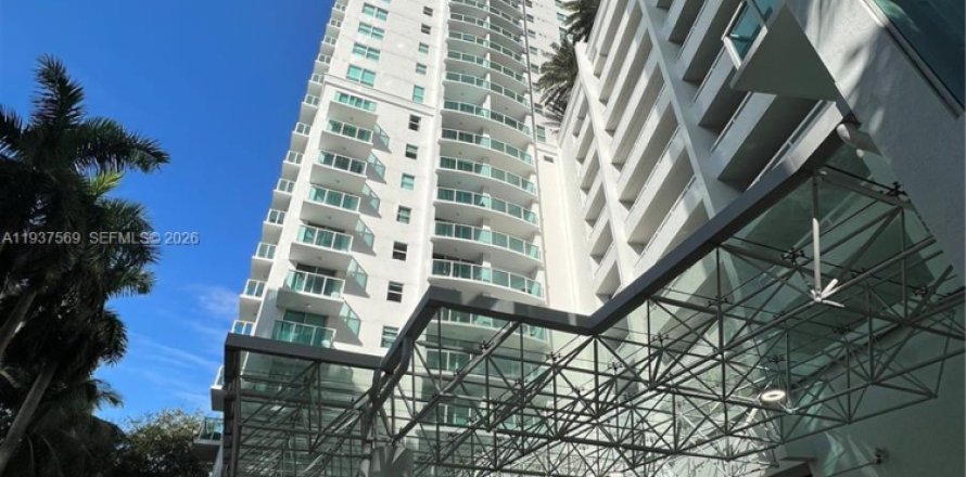 Кондоминиум с 2 спальнями в Майами, Флорида № 1995583