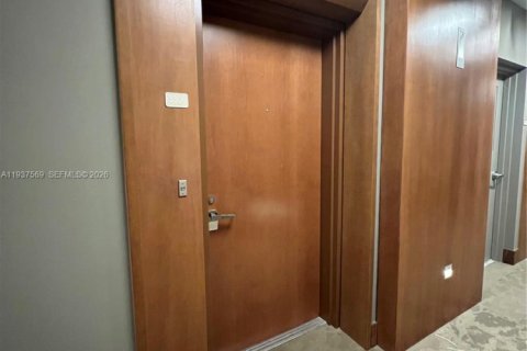 Снять в аренду кондоминиум в Майами, Флорида 2 спальни, 97.64м2, № 1995583 - фото 18