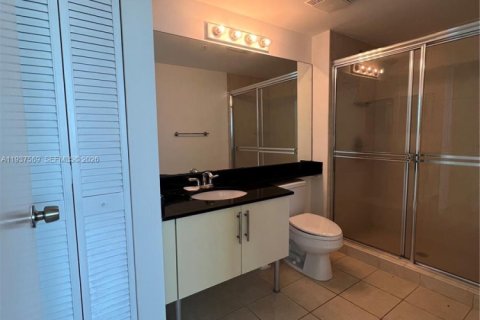 Снять в аренду кондоминиум в Майами, Флорида 2 спальни, 97.64м2, № 1995583 - фото 15