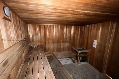 Снять в аренду кондоминиум в Майами, Флорида 2 спальни, 97.64м2, № 1995583 - фото 28