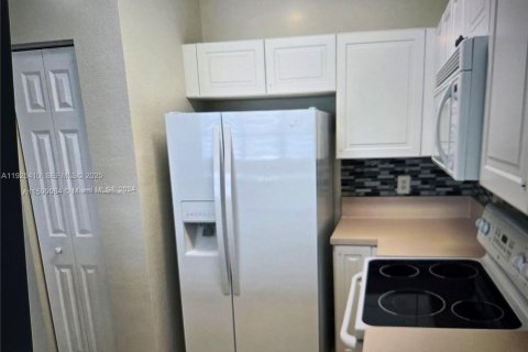 Condo in Homestead, Florida, 3 bedrooms № 1991486 - photo 12