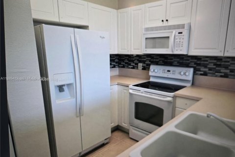 Condo in Homestead, Florida, 3 bedrooms № 1991486 - photo 13